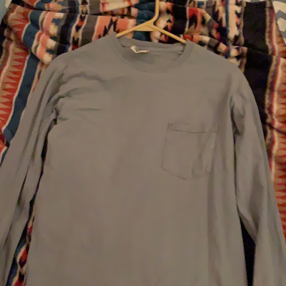 I’m selling a grey patriots long sleeve